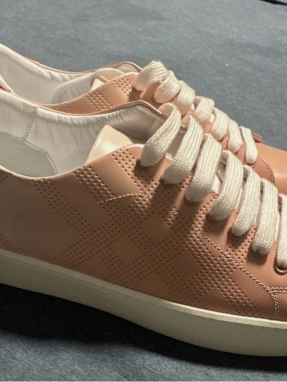 Burberry Pink Leather Low-Top Sneakers with White Soles - Picture 5 of 6